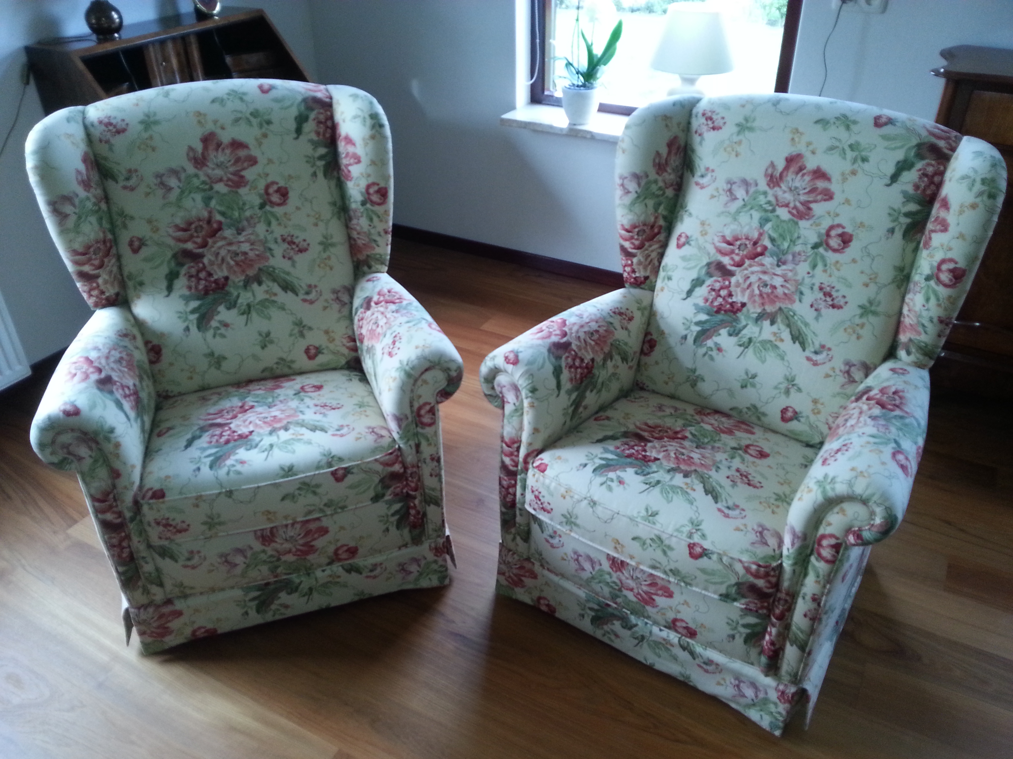 doelbeek-Bloemstof_fauteuil_bekleden.jpg