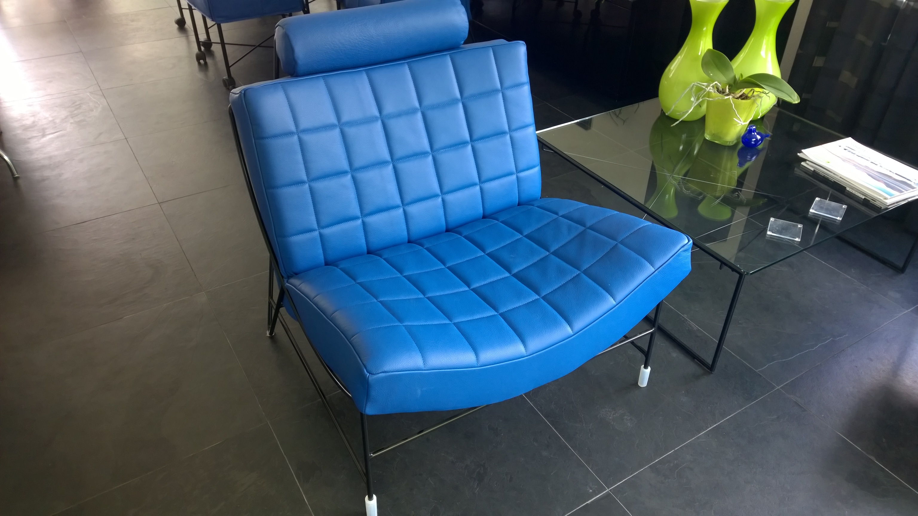 doelbeek-Herstoffering_fauteuil_Leolux_Volare.jpg